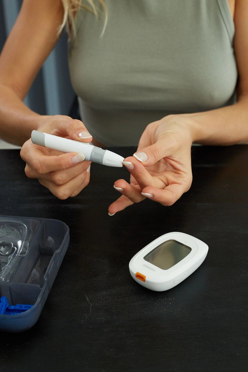 Glucometro Medidor De Glucosa Maverick Gl-1 Color Blanco - Imagen 4