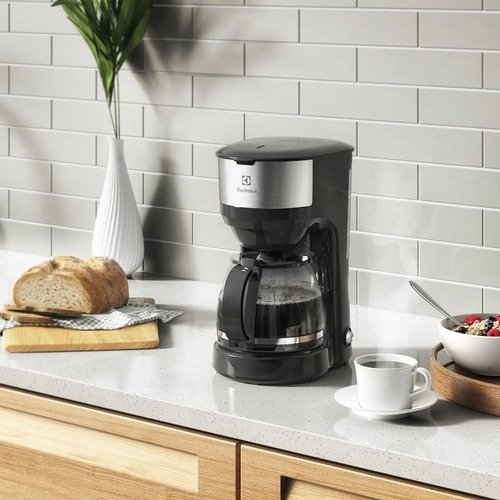 Cafetera Eléctrica Electrolux Inoxidable 30 Tazas Ecm20 Color Negro - Imagen 5
