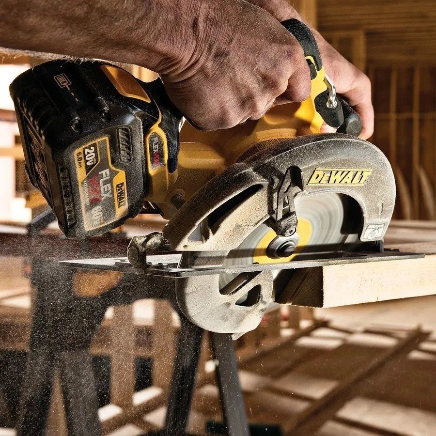 Sierra Circular Inal. Dewalt Dcs578t2 7 1/4 Flex Volt 60v Amarillo 50 - Imagen 4