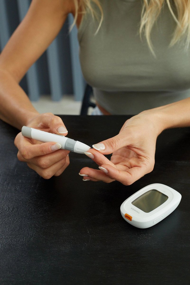 Glucometro Medidor De Glucosa Maverick Gl-1 Color Blanco - Imagen 5