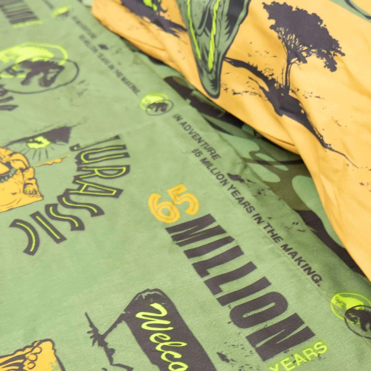 Juego De Sabanas Piñata 1 1/2 Plaza Jurassic World Verde Oscuro Estampado - Imagen 4