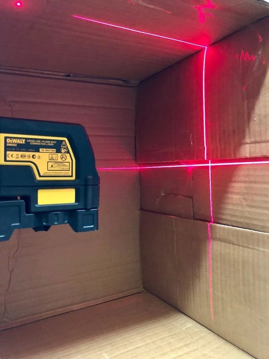 Nivel Laser Autonivelante Dewalt Dw0822 Cruz Punto Plomada - Imagen 4