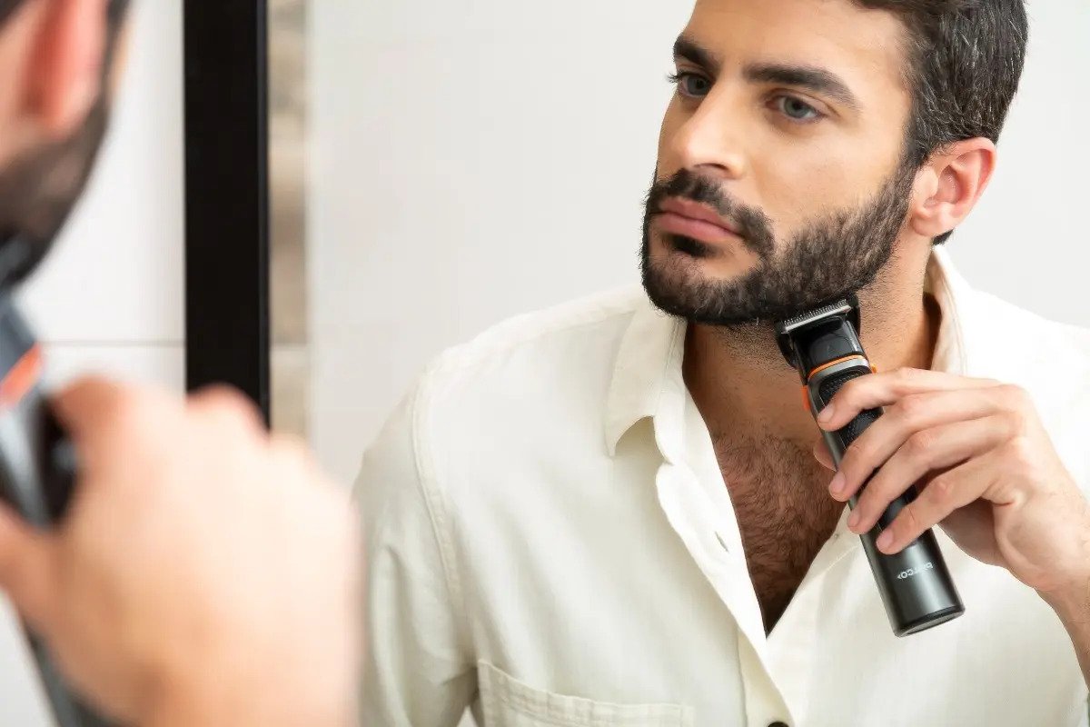 Multigroomer Philco Recargable Barba Cuerpo 5 En 1 Cb8870pn Color Negro - Imagen 2